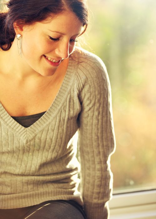 Therapy for anxiety in Blaine MN woman sitting outside