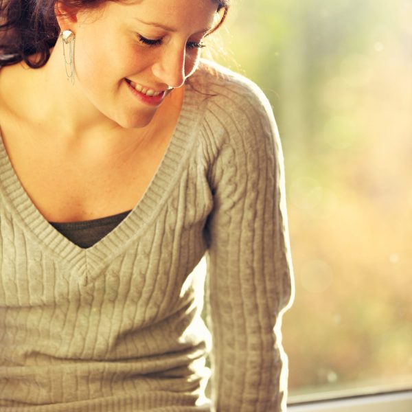 Therapy for anxiety in Blaine MN woman sitting outside
